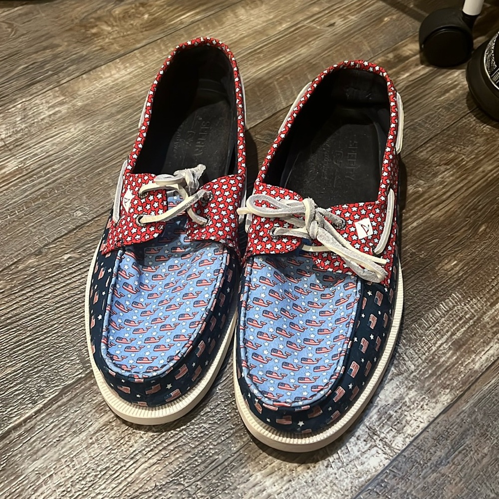 Vineyard vines sperrys- new never worn before